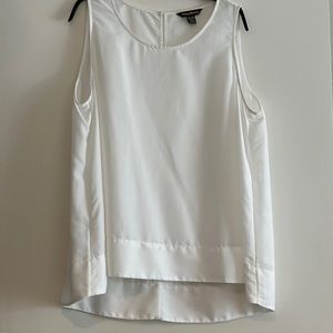 NWT Tommy Bahama sleeveless top longer in back keyhole at back neck w/ button